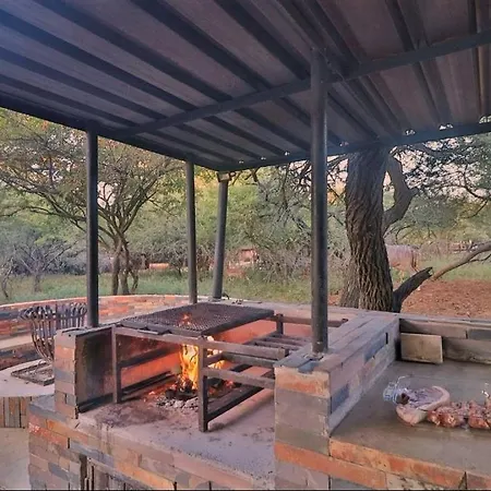 P.A.P.E'S Retreat Villa Marloth Park Exterior photo
